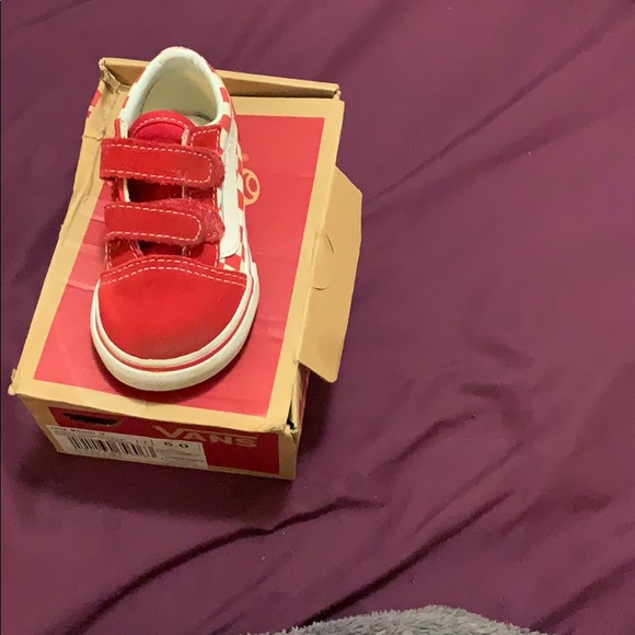 Toddler shoes sizes 4c and 5c - Picture 3 of 6